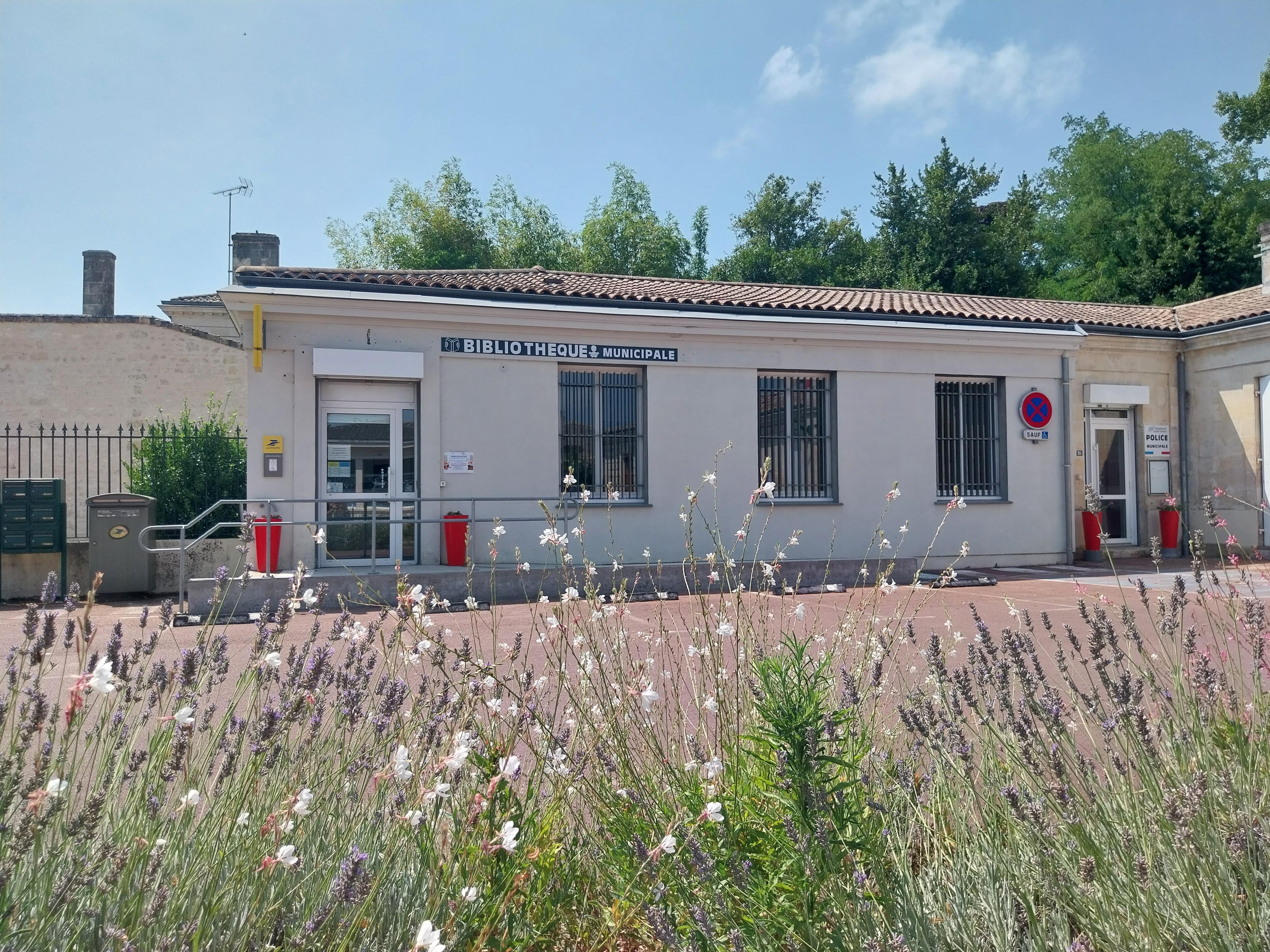 Extérieur de la bibliothèque