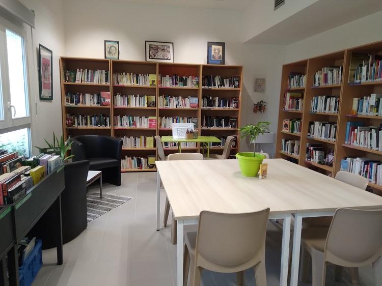 Bibliothèque du quartier femme